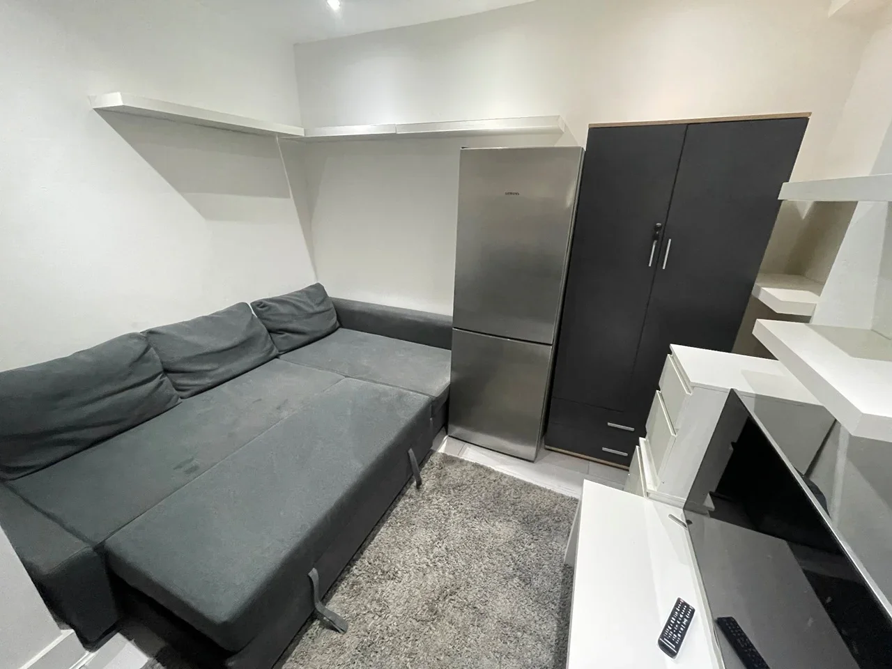 Flat Fernham Road in Greater London