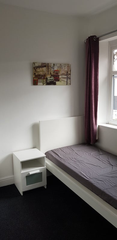 Room Mafeking Road in Preston