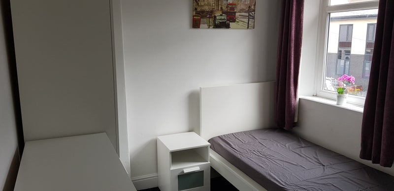 Room Mafeking Road in Preston