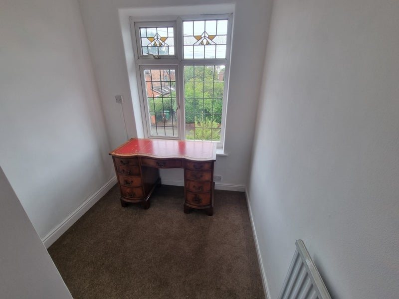 Room Wensley Drive in Manchester