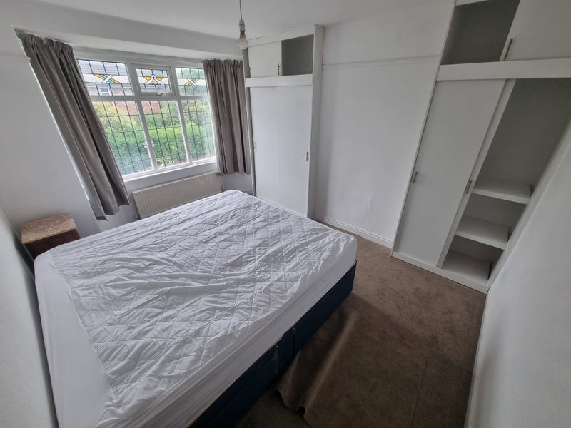 Room Wensley Drive in Manchester