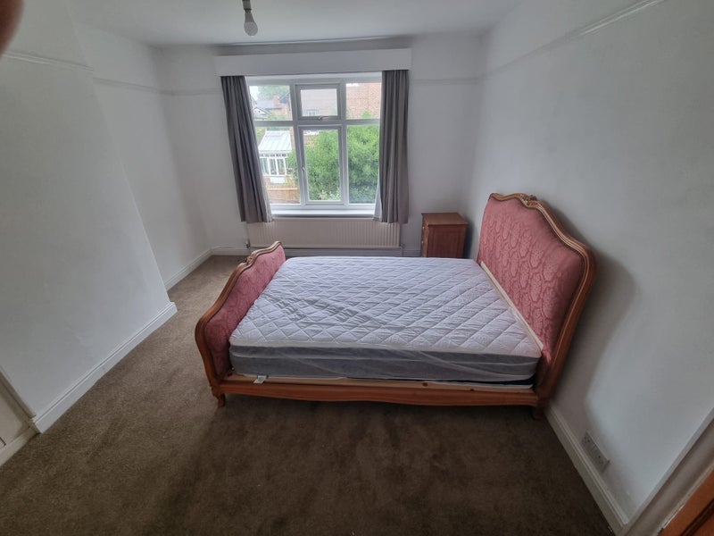 Room Wensley Drive in Manchester