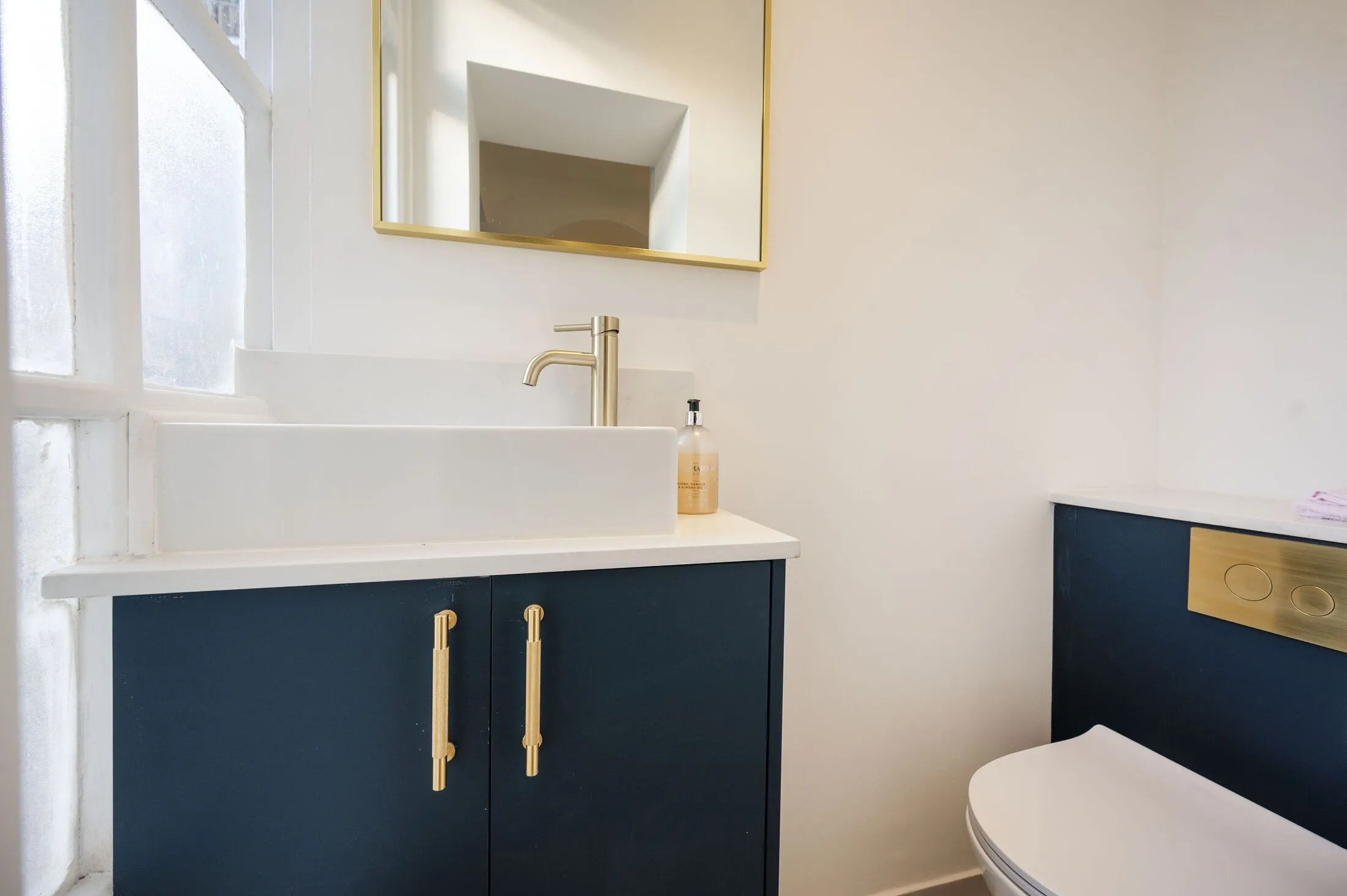 Flat Stanhope Mews South in Greater London