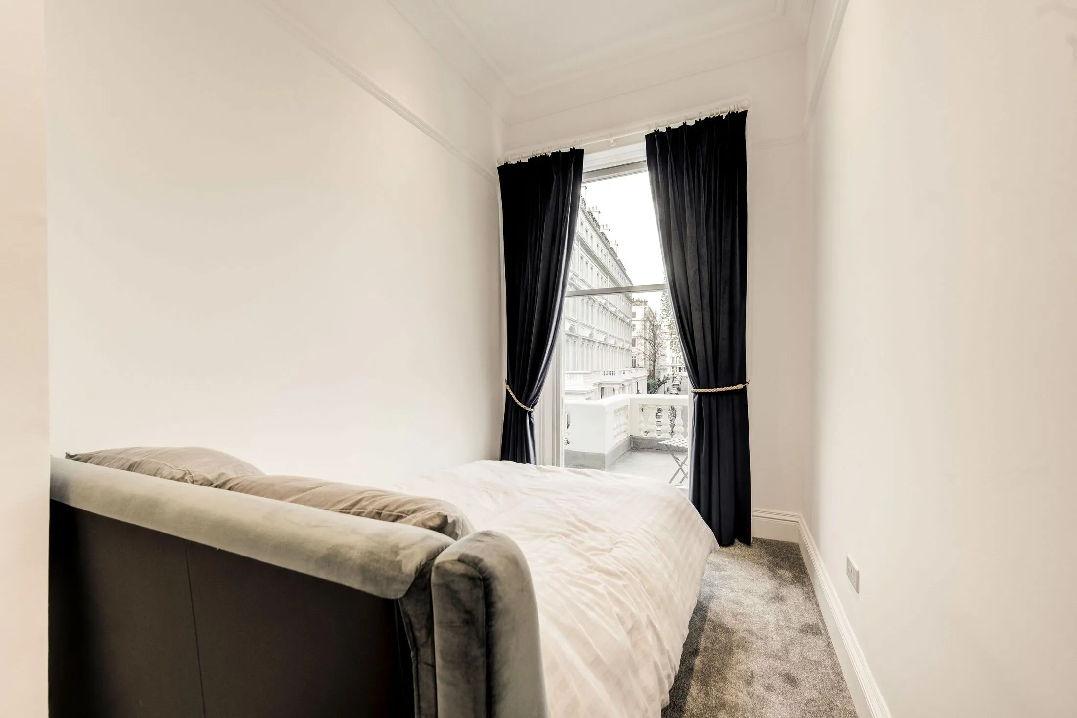 Flat Stanhope Mews South in Greater London
