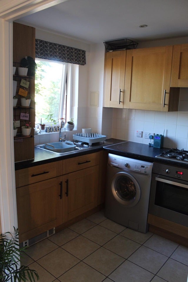 Flat Rendlesham Road in Greater London
