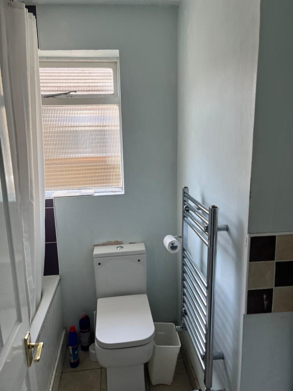 Room Parkville Road in Greater London