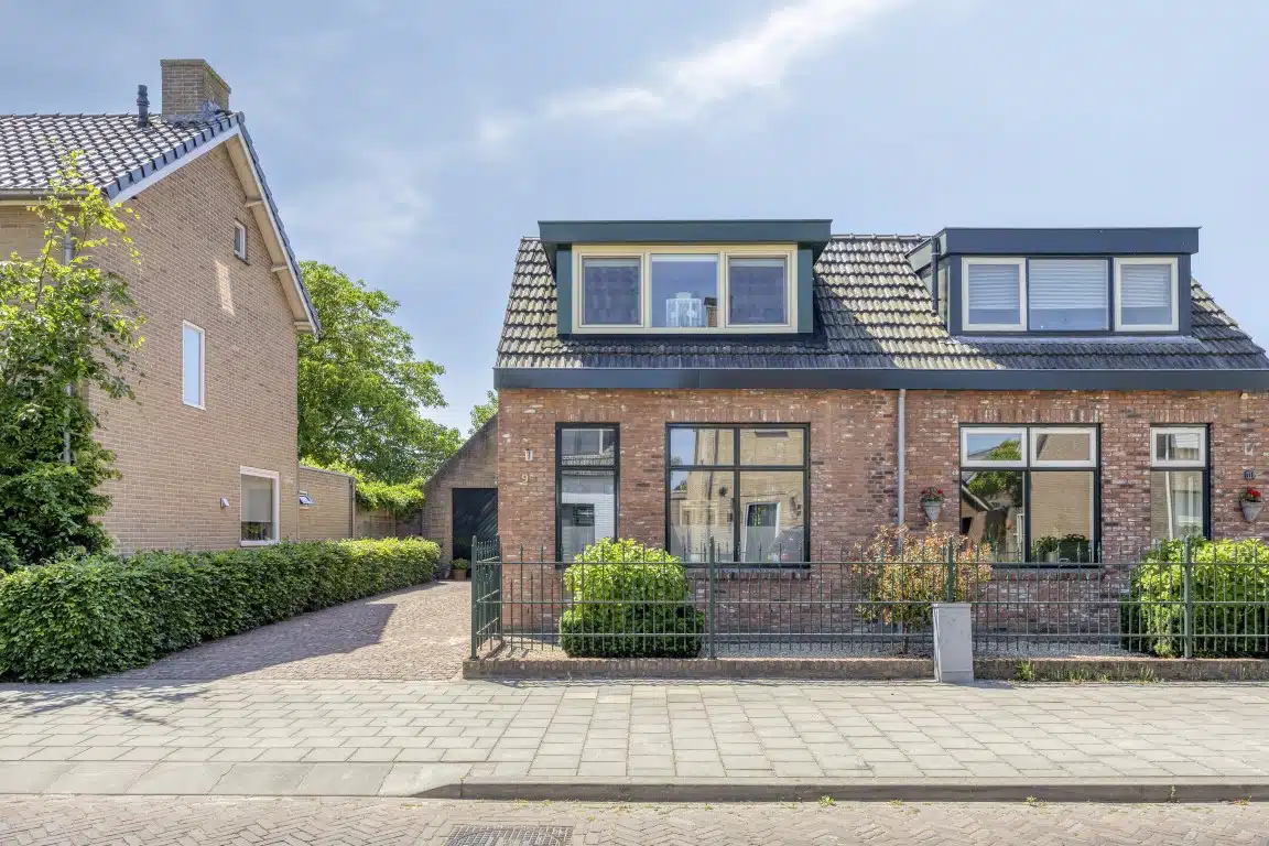 Huis Burgemeester van Campenhoutstraat 9 in Made