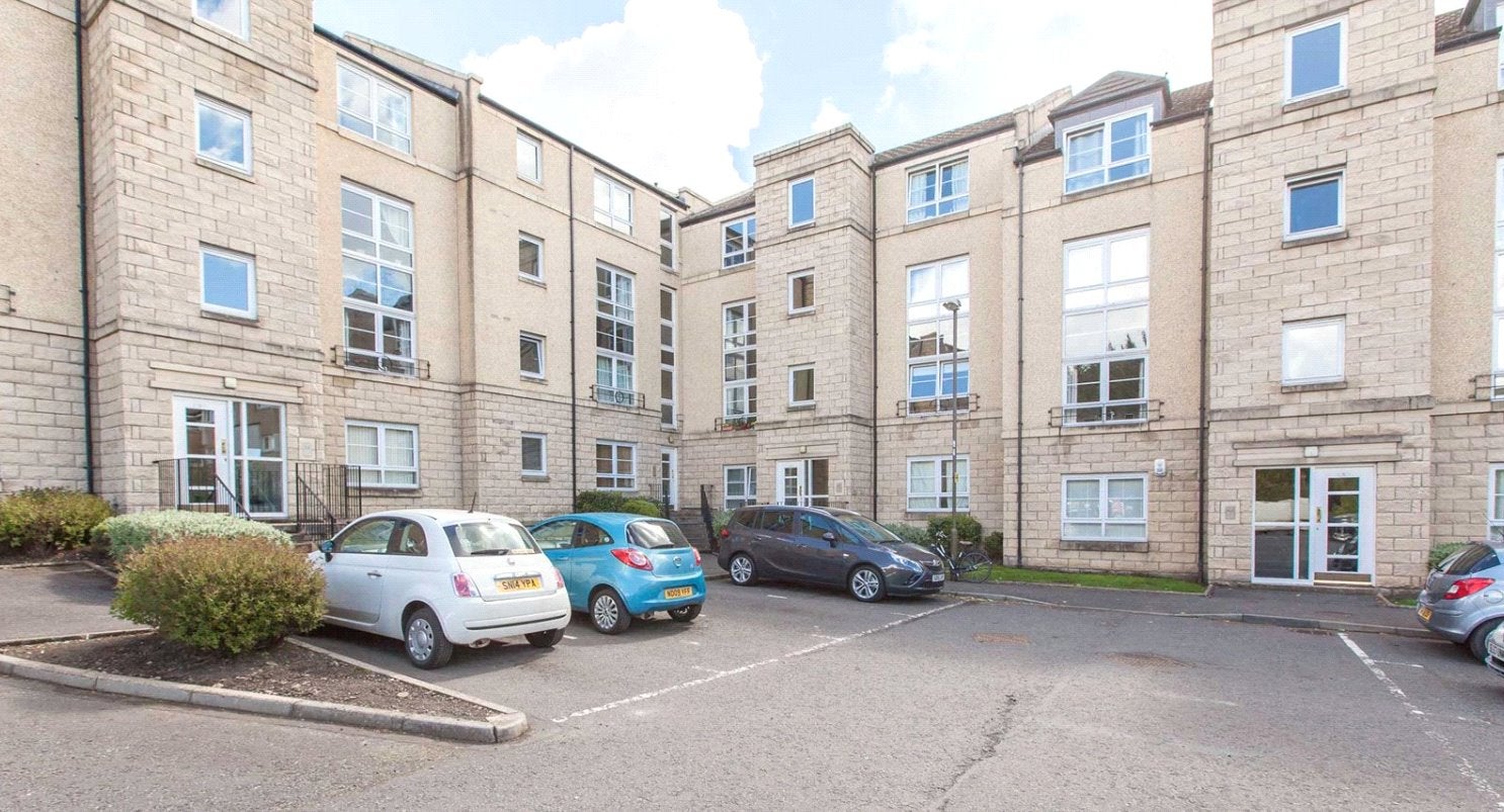 Flat Inglis Green Gait in City of Edinburgh