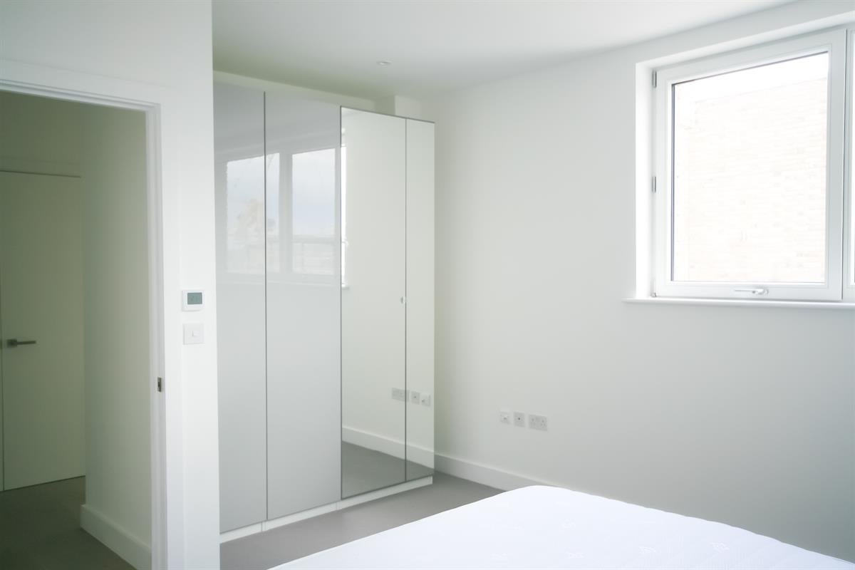 Flat New Tannery Way in Greater London