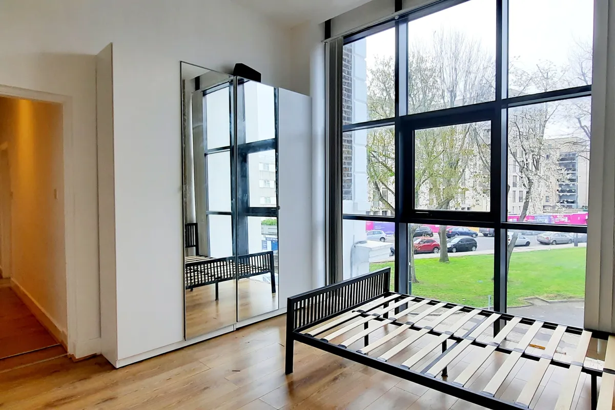 Flat Cambridge Road in Greater London