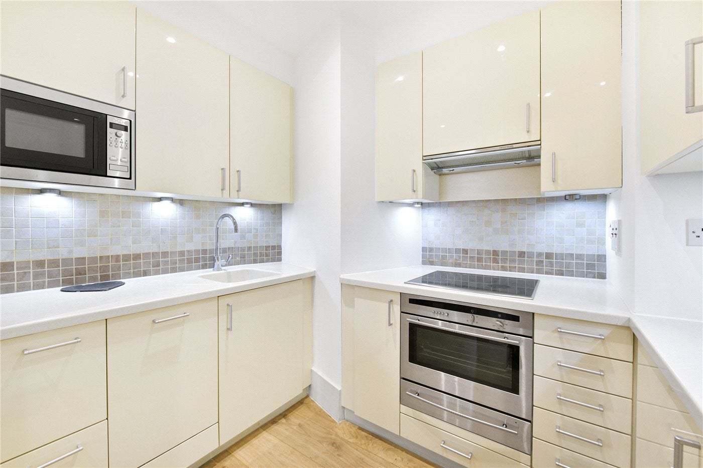 Flat Basil Street in Greater London