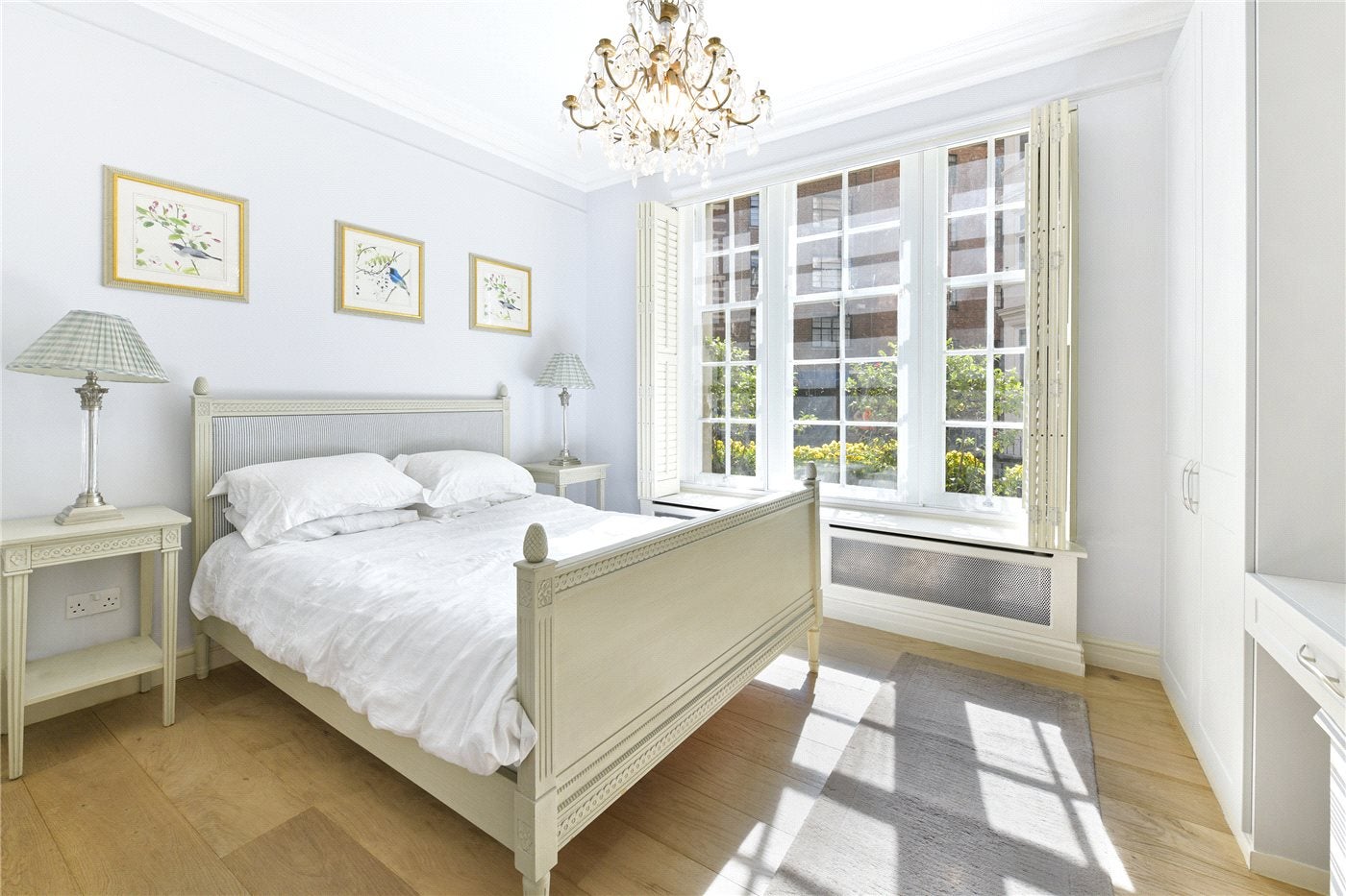 Flat Basil Street in Greater London