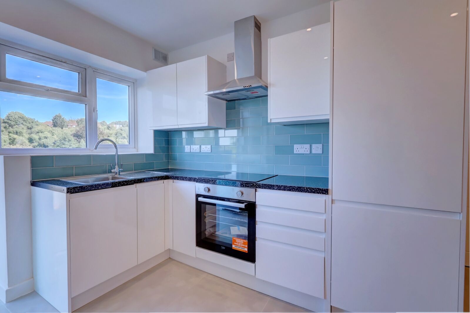 Flat Deeds Grove in High Wycombe