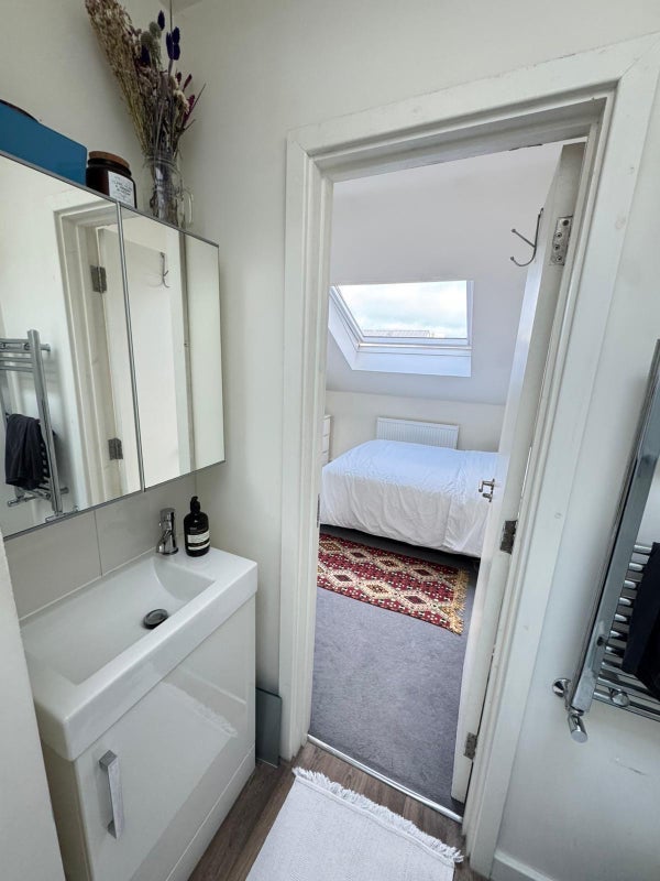 Room Acer Road in Greater London