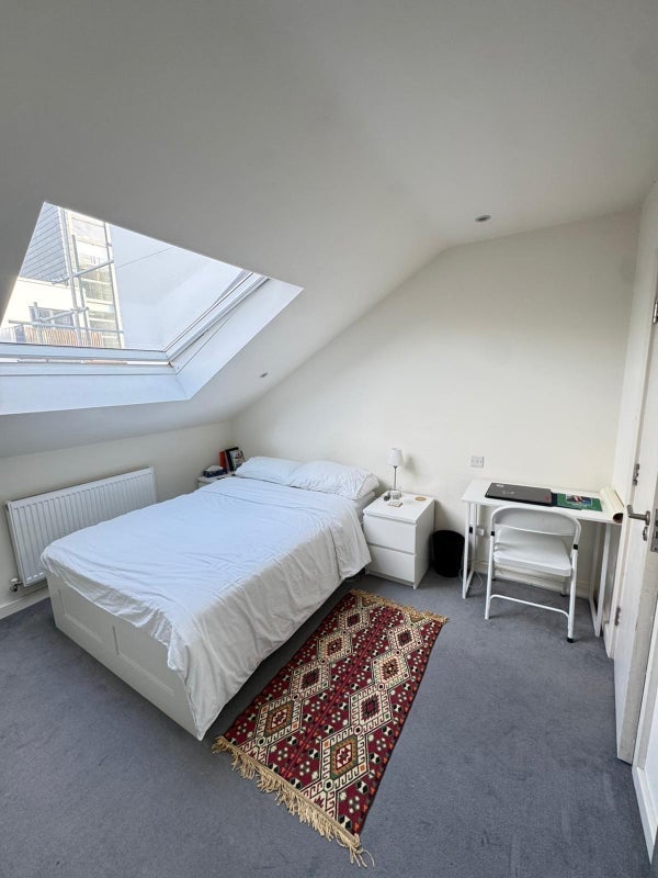 Room Acer Road in Greater London