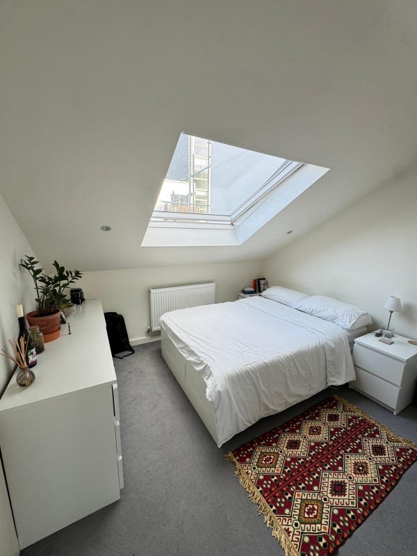 Room Acer Road in Greater London