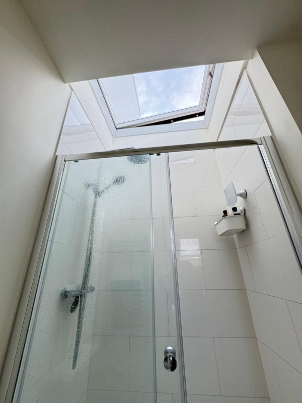Room Acer Road in Greater London