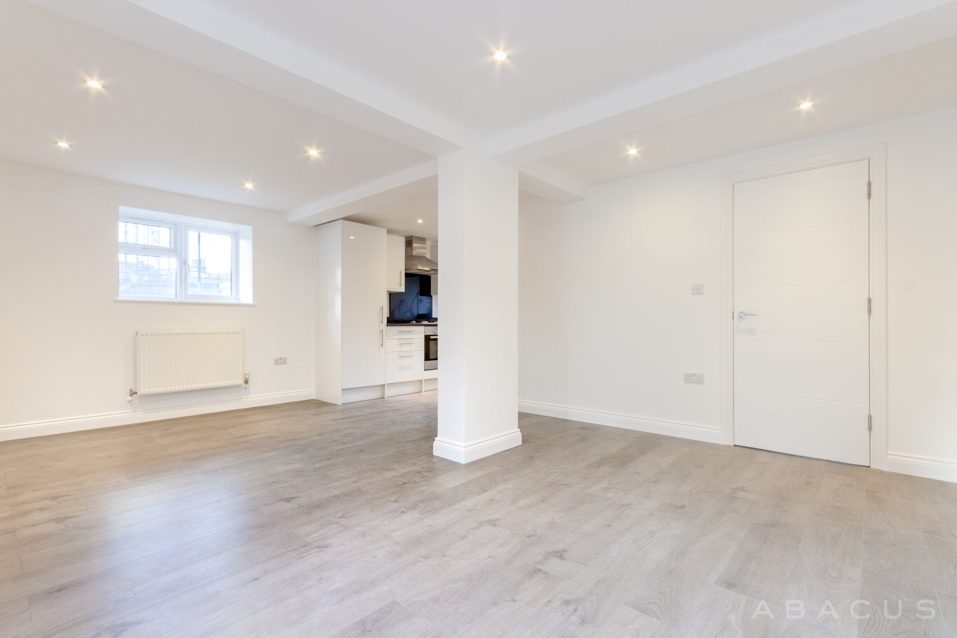 Flat Finchley Road in Greater London
