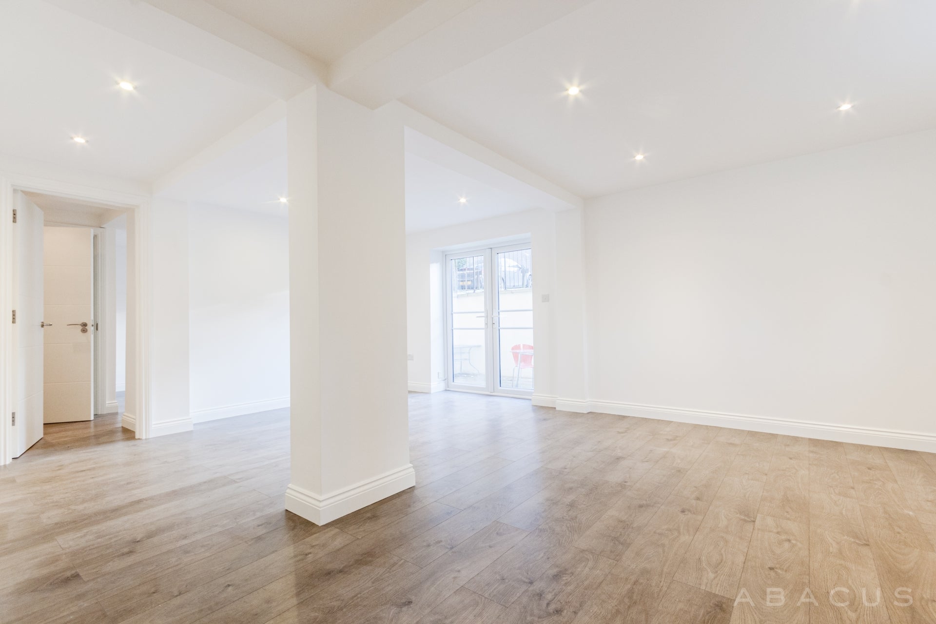 Flat Finchley Road in Greater London