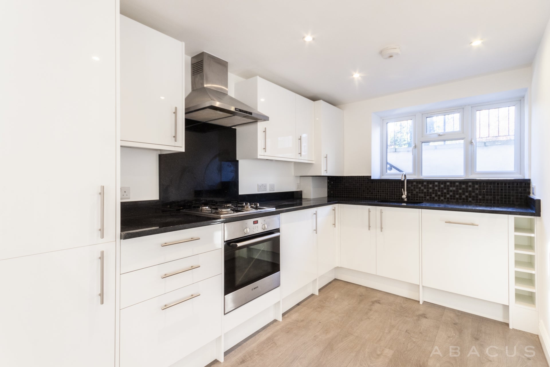 Flat Finchley Road in Greater London