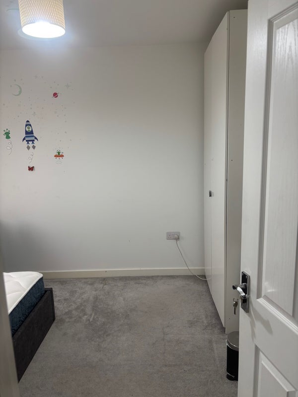 Room Foxglove Avenue in Chelmsford