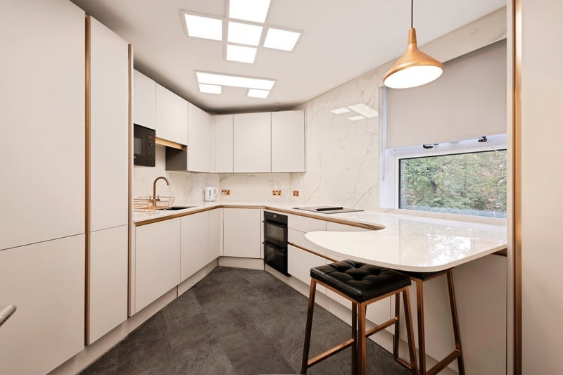 Flat Crowndale Road in Greater London