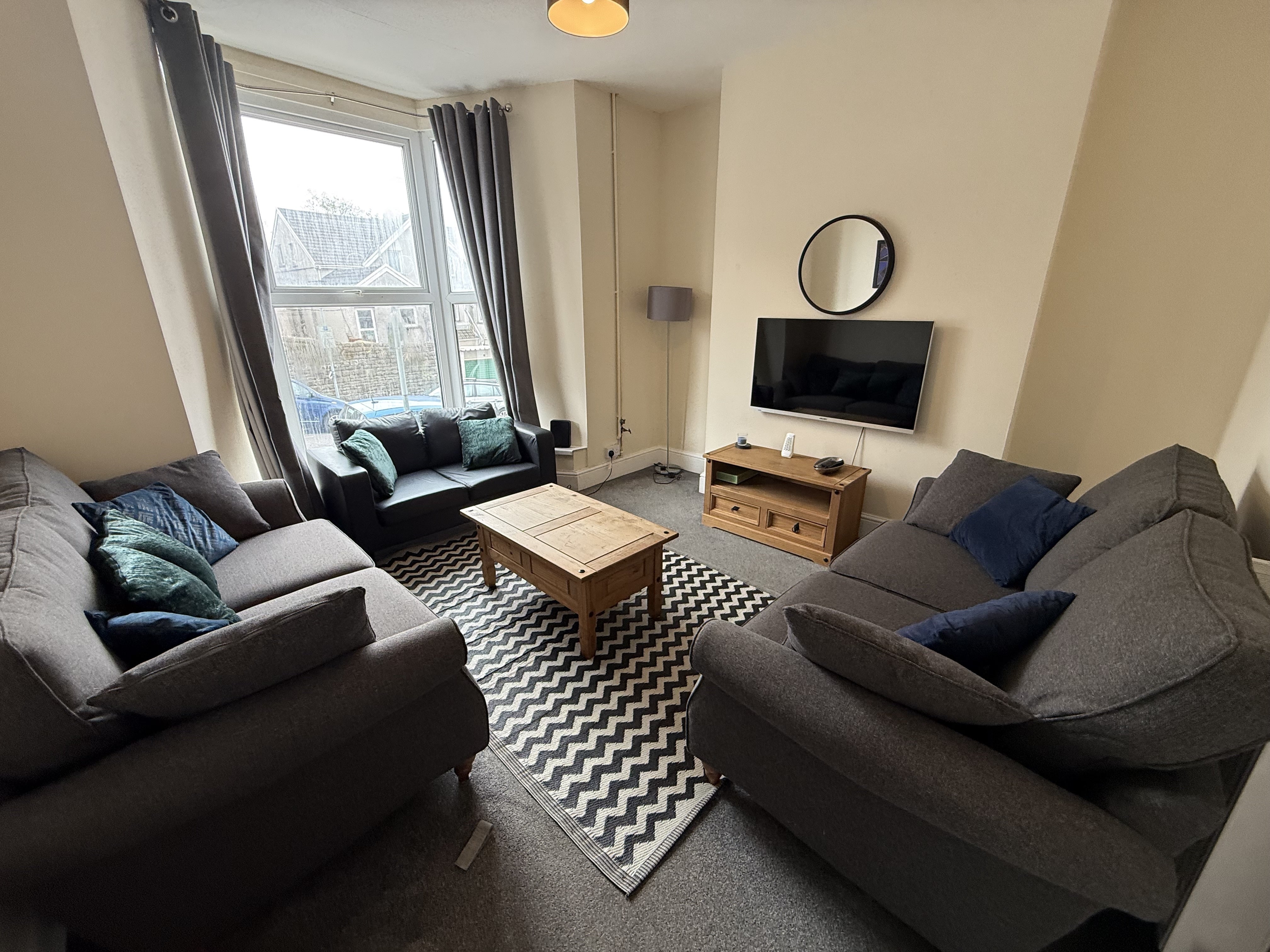 Room Cromwell Street in Swansea