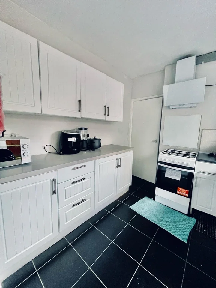 Room Norbury Crescent in Greater London