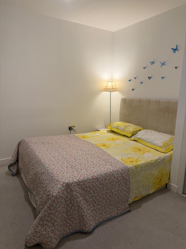 Flat Addiscombe Road in Greater London