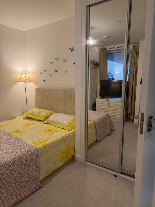 Flat Addiscombe Road in Greater London