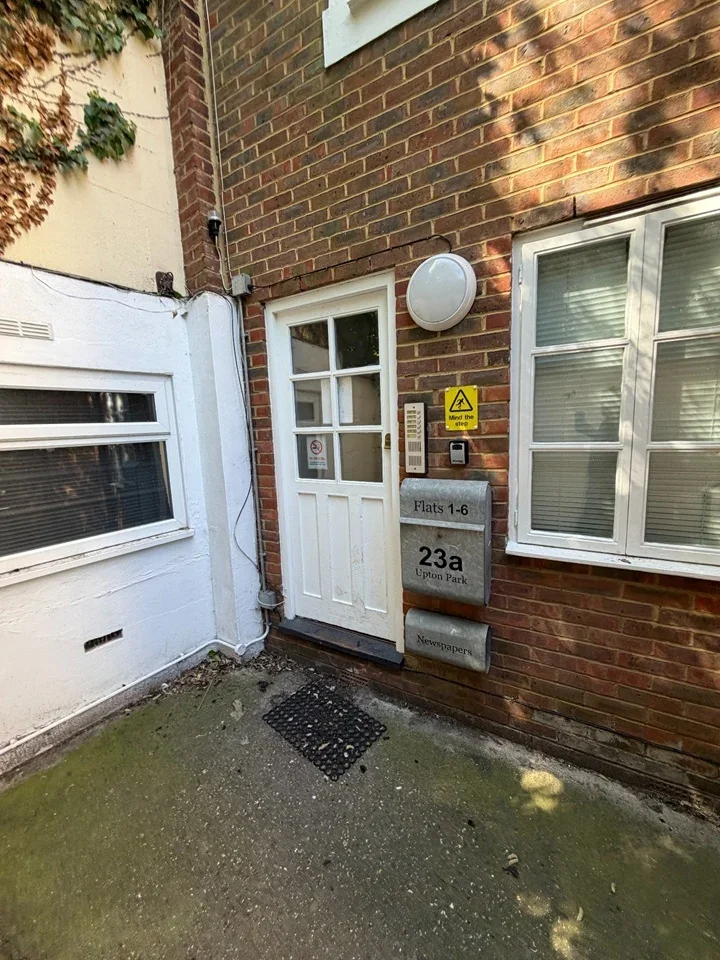 Flat Upton Park in Slough