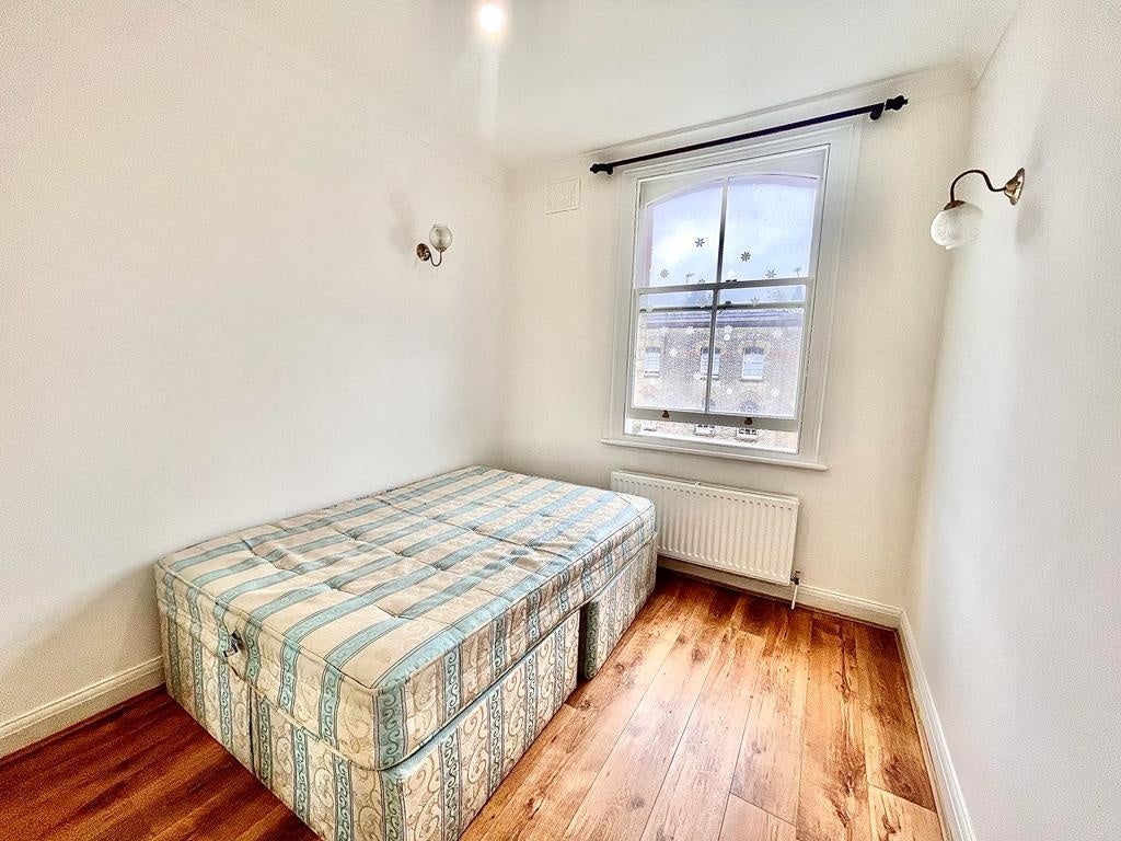 Flat Elgin Avenue in City of Westminster