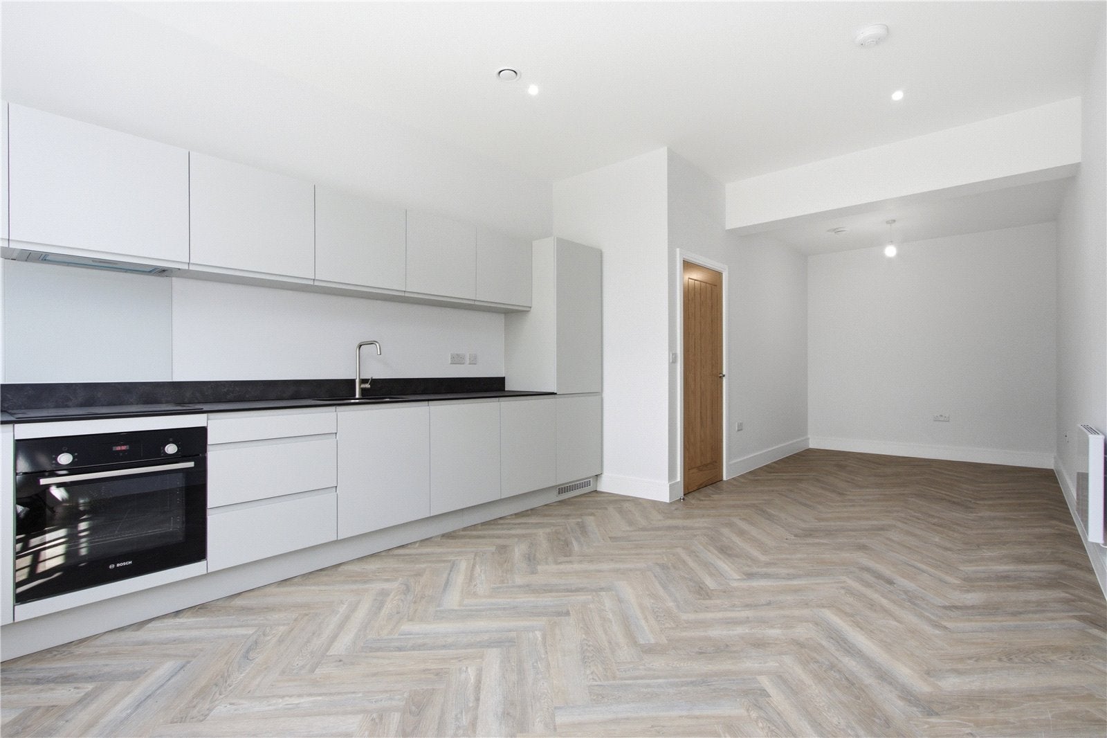 Flat Brunswick Park Road in Greater London