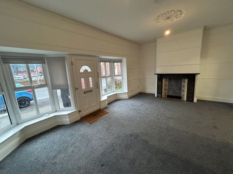Flat Birmingham Road in Hagley