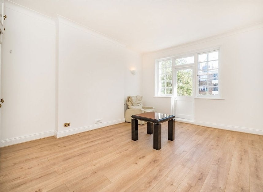 Flat West End Lane in Greater London