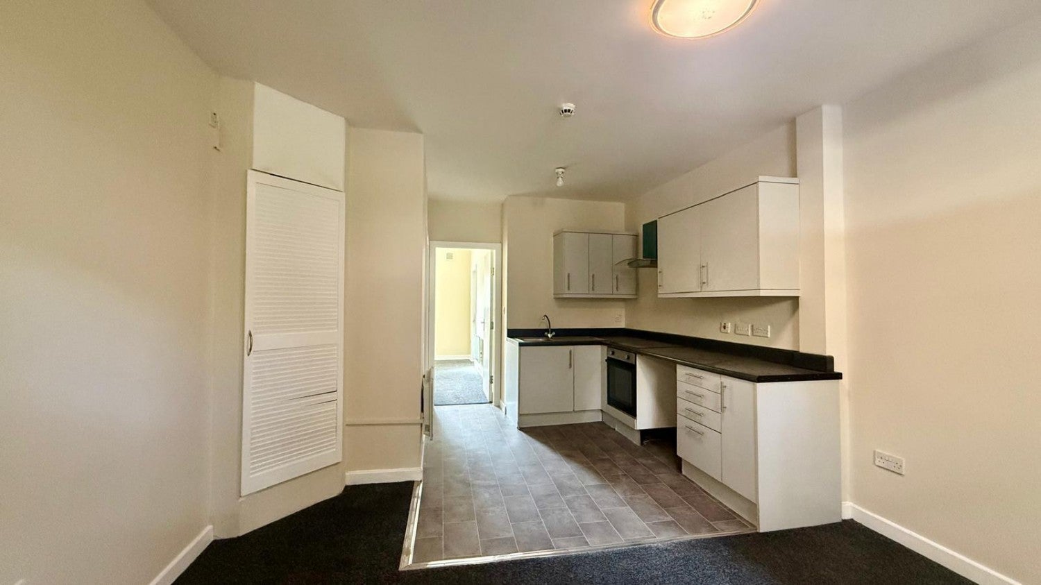 Flat Daisy Hill in Kirklees
