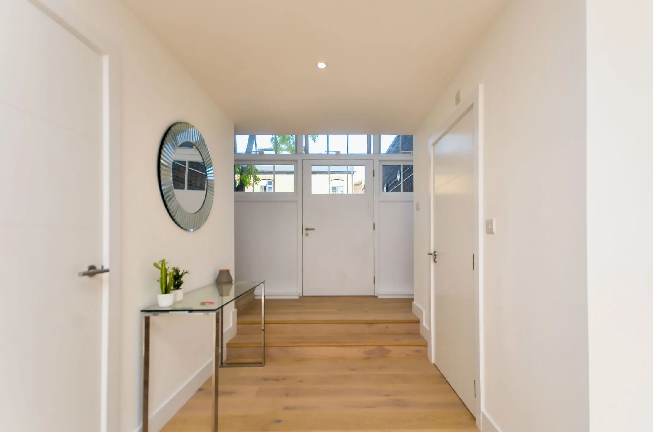 Flat Dod Street in Greater London