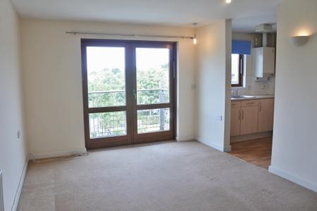Flat Pear Tree Way in Basingstoke and Deane
