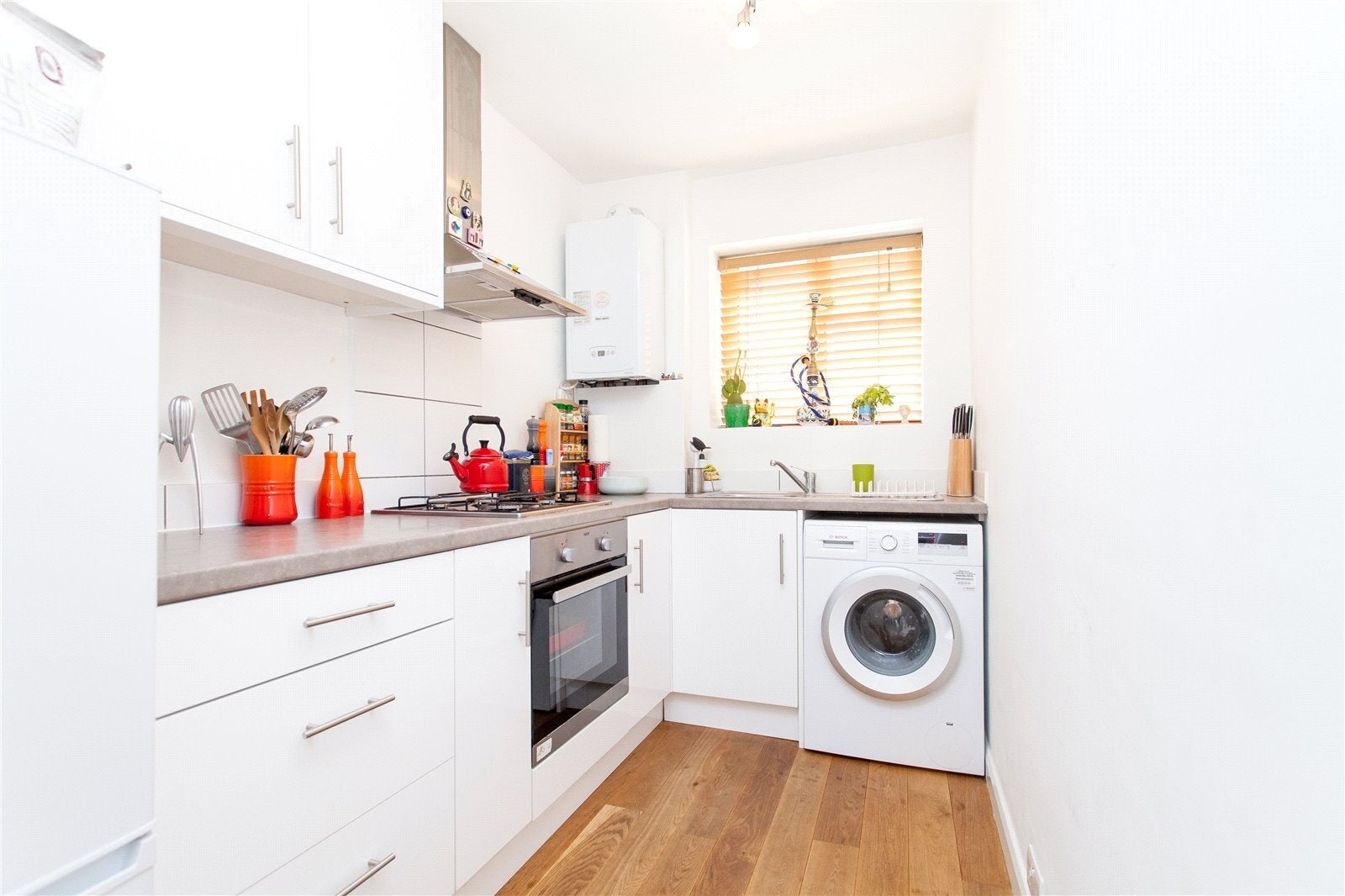 Flat Halton Road in Greater London