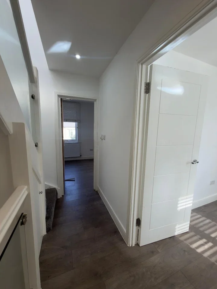 Flat Oakleigh Road North in Greater London