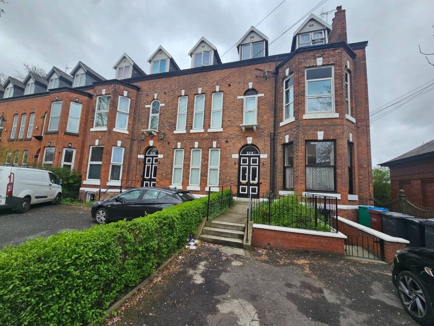 Flat Upper Brook Street in Manchester