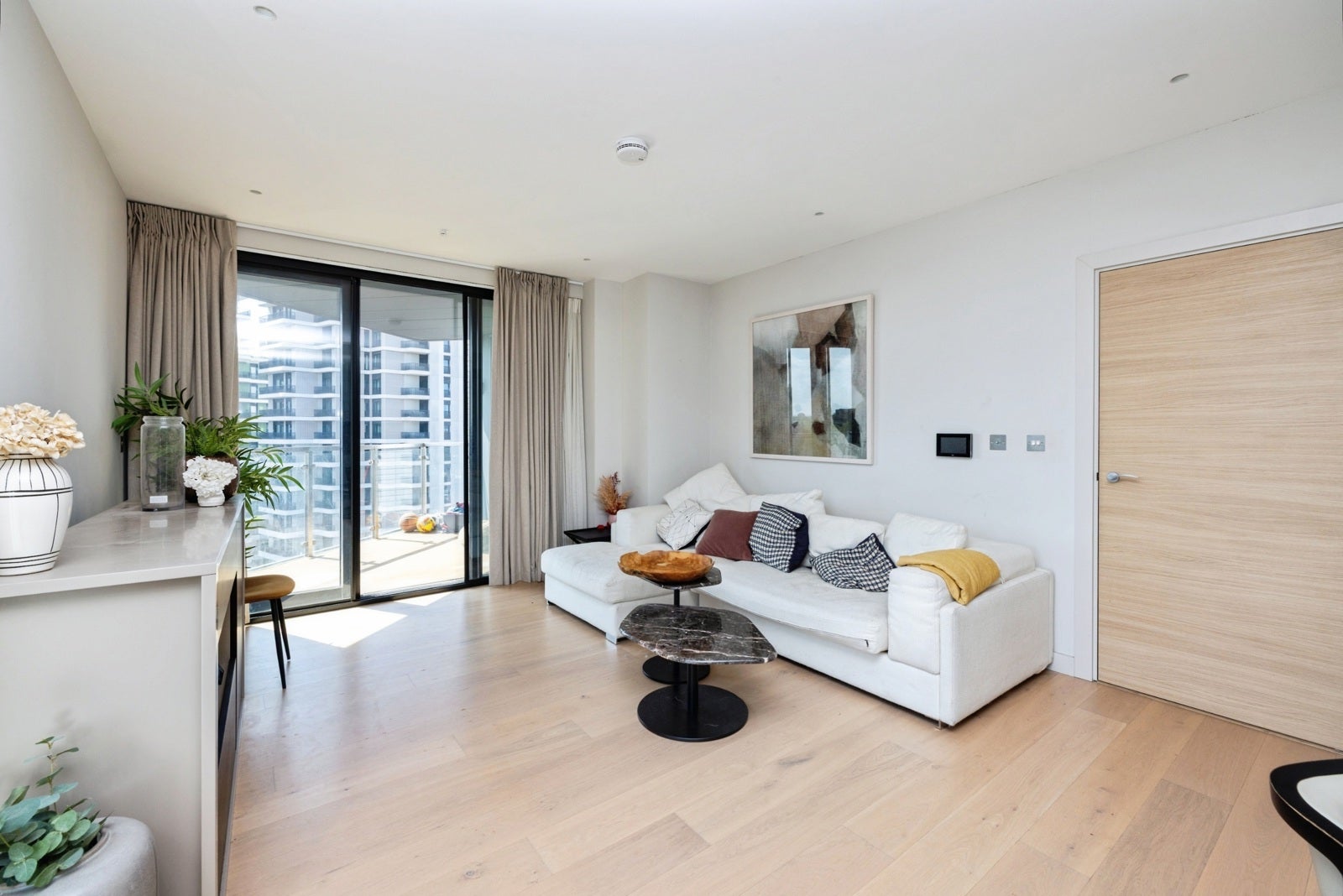 Flat Sutherland Street in City of Westminster