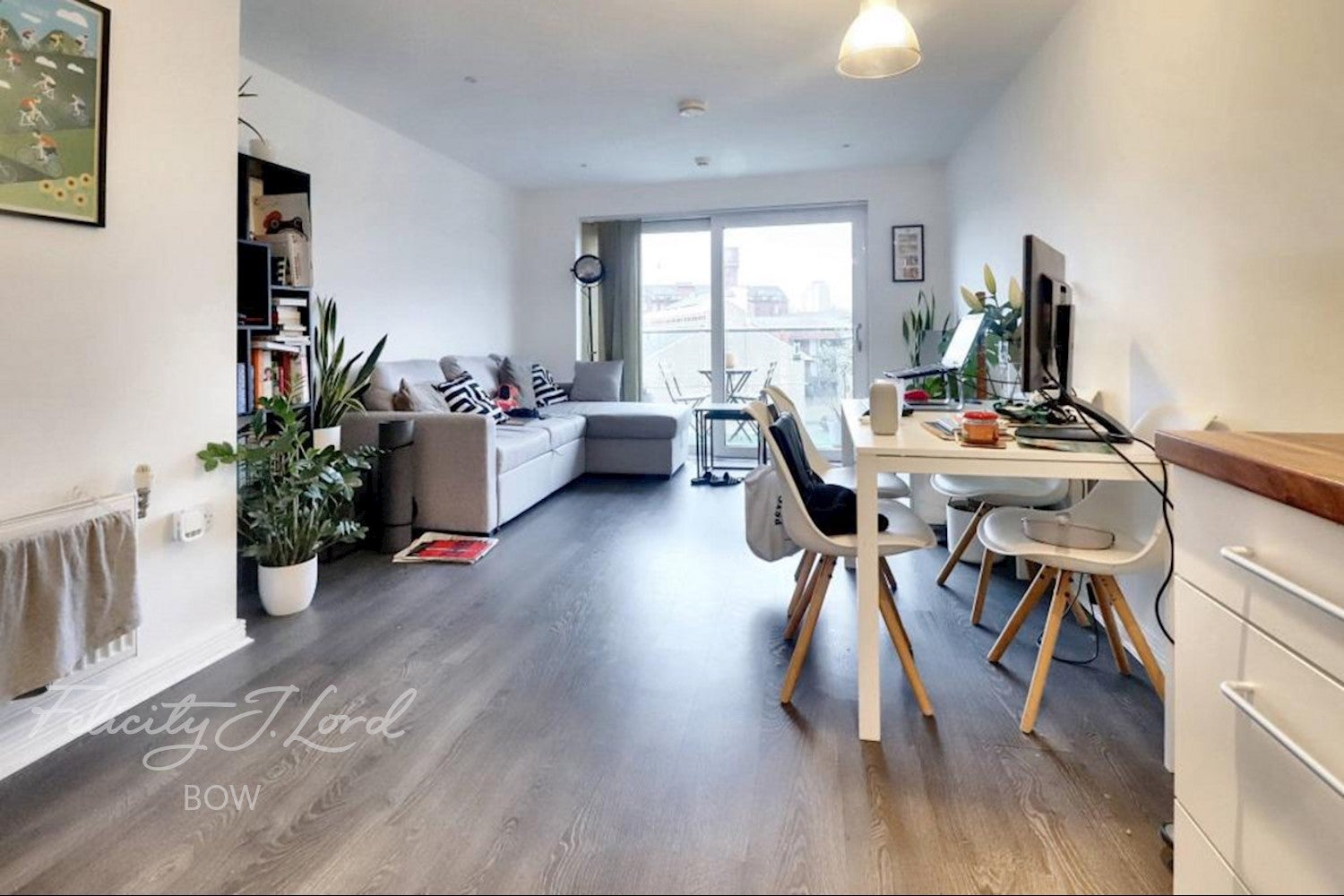 Flat Tredegar Road in Greater London