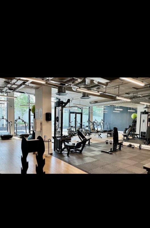Room Atlantic Crescent in Greater London