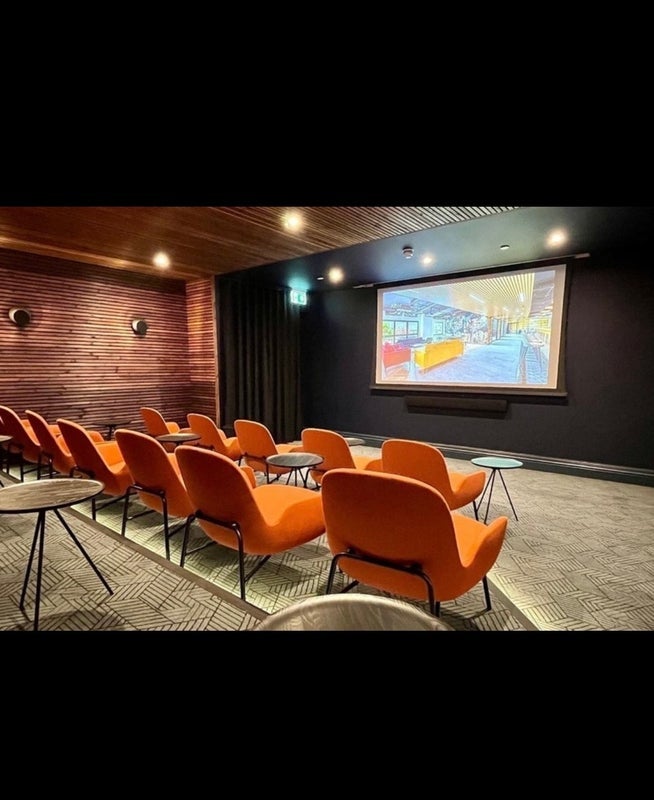 Room Atlantic Crescent in Greater London