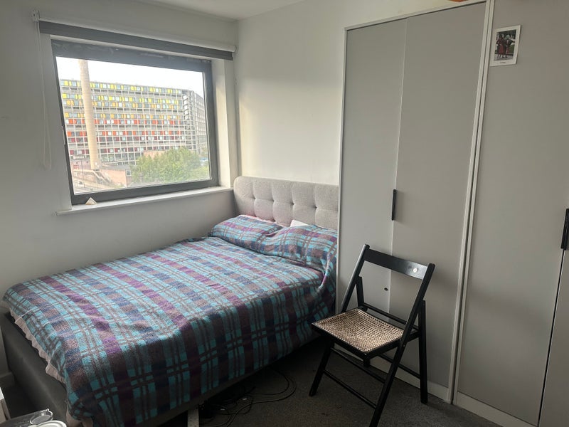 Room Broad Street Lane in Sheffield