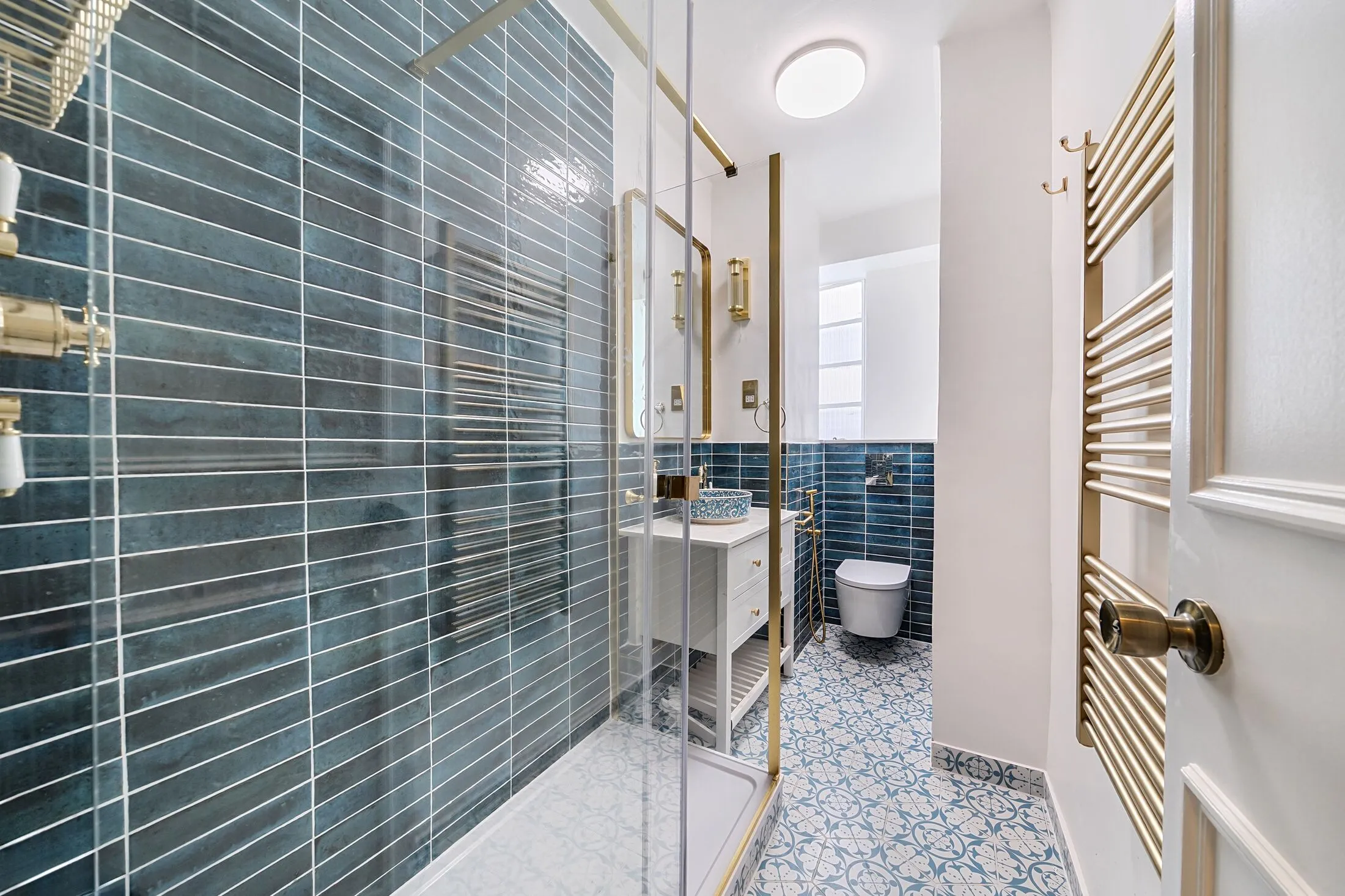 Flat Sloane Avenue in Greater London