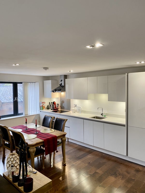 Room Hay Currie Street in Greater London