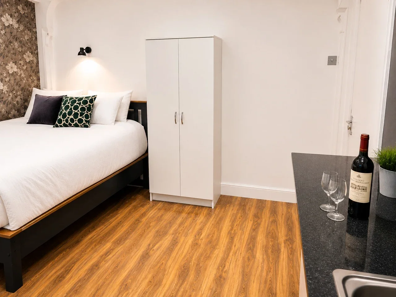 Room Nadine Street in Greater London