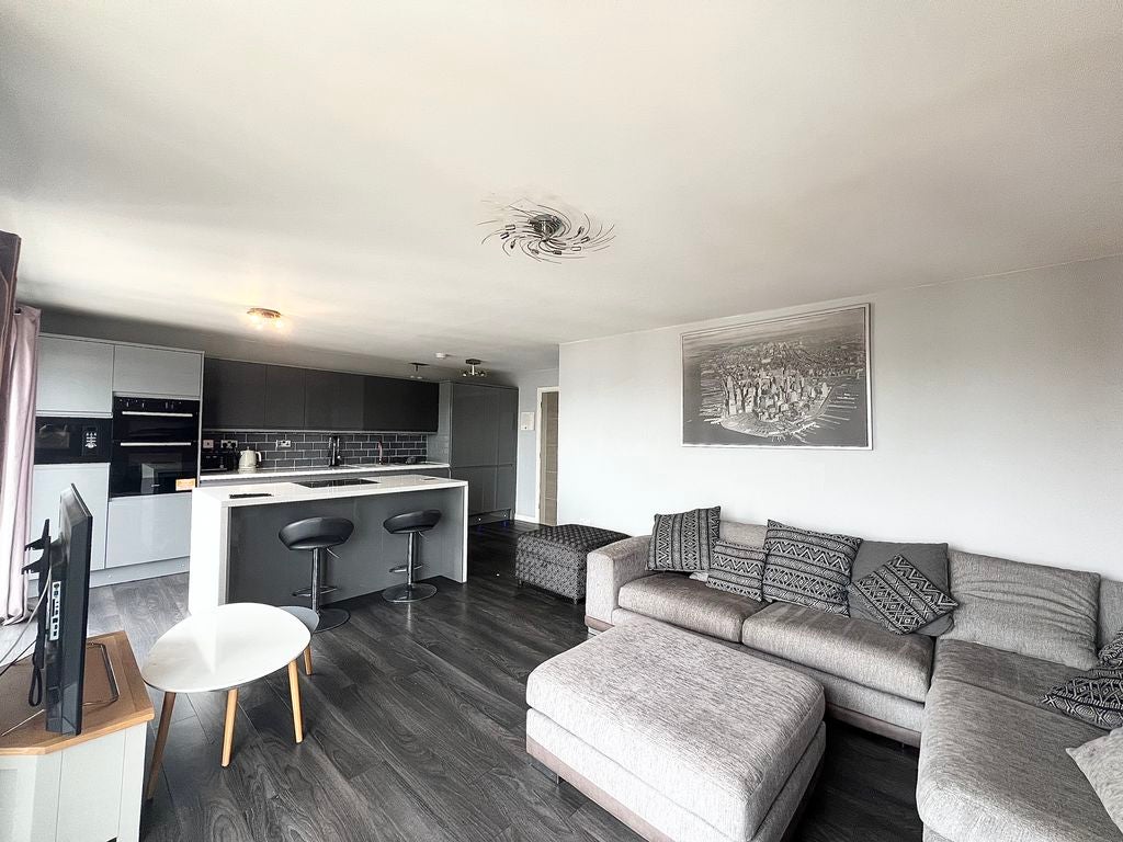 Flat Eccles New Road in Salford